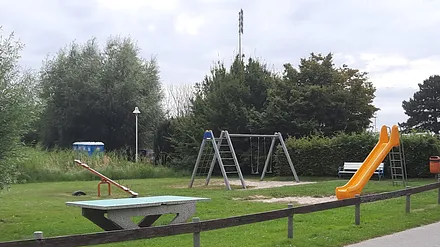 Spielplatz in 50m