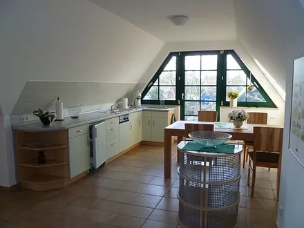 Große, hochwertige, komplett ausgestattete Küche