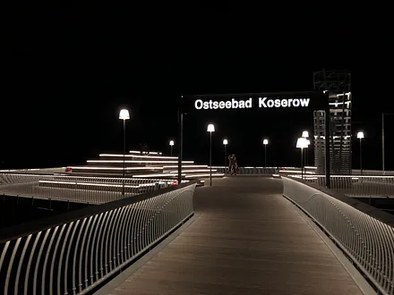 Die neue Seebrücke bei Nacht