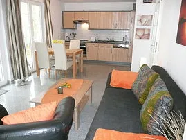 Küchenzeile und Essbereich