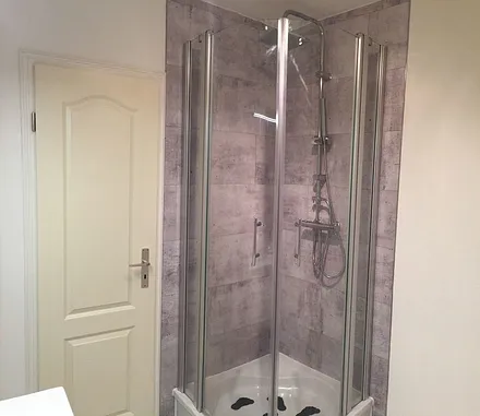 Modern renoviertes Duschbad 2017 