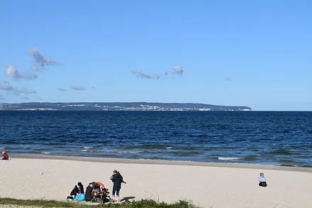 Blick über den Binzer Strand nach Sassnitz