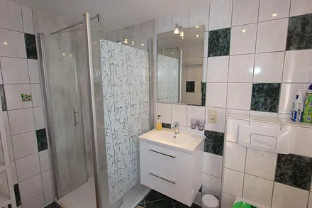 Badezimmer Dusche ebenerdig