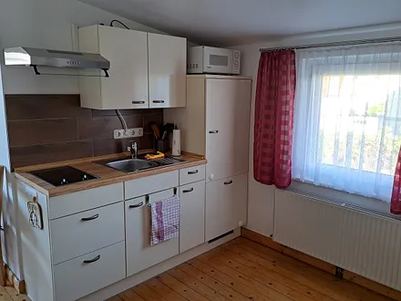 Küchenzeile (Kaffeemaschine, Wasserkocher und Toaster vorhanden)