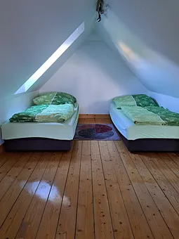 Schlafbereich, Betten zusammen stellbar