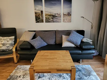 Wohnraum mit Blick auf die Terrasse