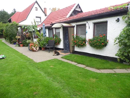 Ferienbungalow mit Grundstücksansicht