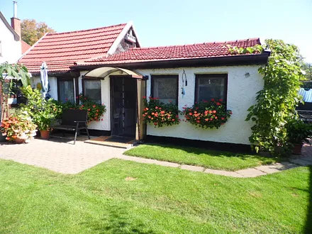 Ferienbungalow mit Grundstücksansicht