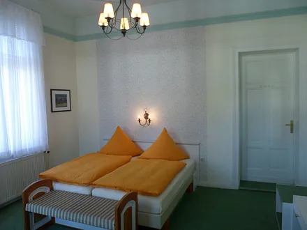 Zimmer 14 Kat.3 mit Balkon