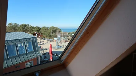 seitlicher Meerblick aus dem oberen Wohnbereich