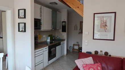 Blick vom Wohnzimmer in die Küche