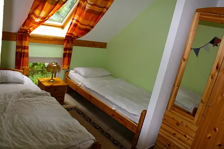 Schlafzimmer II mit zwei Betten (je 2,00 m x 0,90 m)