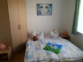 Schlafraum mit 2 Polsterliegen