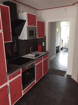 Küchenzeile mit Geschirrspüler