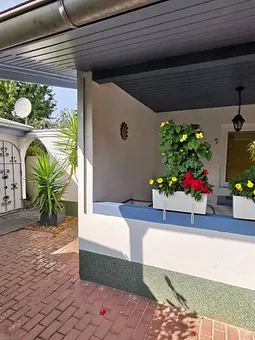 Vom Innenhof gelangt man zur Ferienwohnung