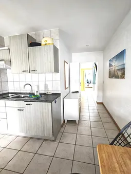 Von der Küche aus gelangt man direkt ins Schlafzimmer 