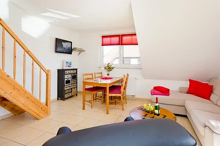 Wohnzimmer mit Essbereich 