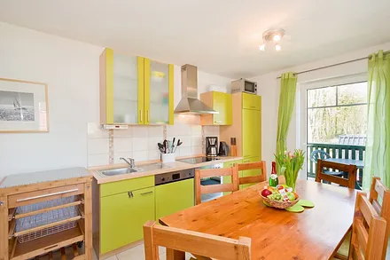 Essbereich mit Küchenzeile 