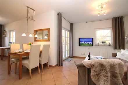 Wohnzimmer mit Essbereich