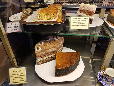 Tortenauswahl im Moccavino Alt Reddewitz