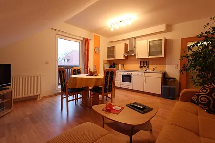 Wohnzimmer mit Küchenzeile