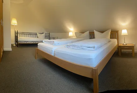 Schlafzimmer 1 mit separatem daxbed