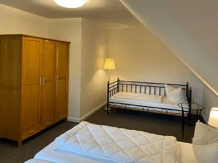 separates daybed