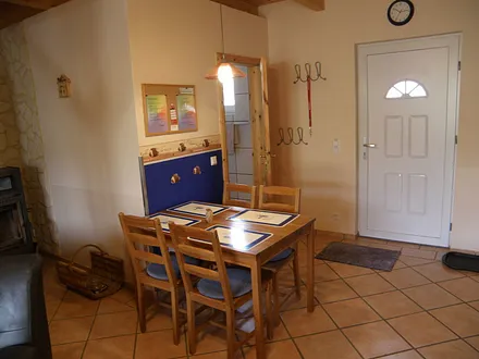 Esstisch Wohnraum  /  Wohnungen sind identisch