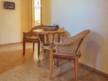 Hier ist der Flur im Obergeschoss. Von hier aus sind alle Zimmer zu erreichen.