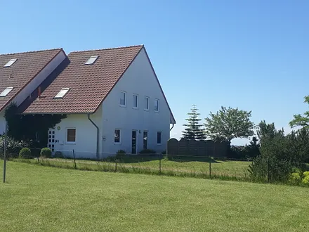 die FeWo befindet sich in der ersten Etage einer Doppelhaushälfte