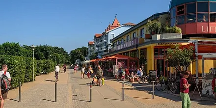 Teil der langen Strandpromenade in Zinnowitz