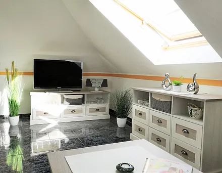 Wohnzimmer -  LED -TV + Musik-Center