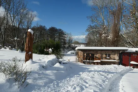 Gartenansicht bei Schnee (Februar 2021)