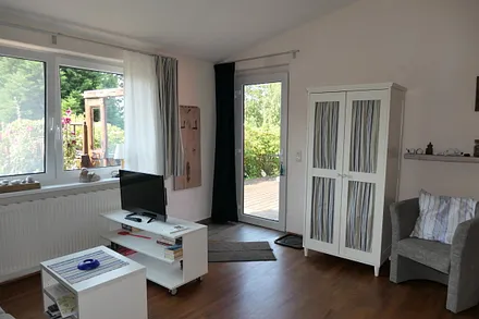 Wohnzimmer -Blick zum Eingangsbereich