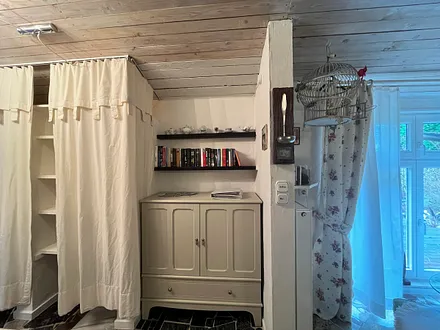 Kommode und Kleiderschrank im Flur