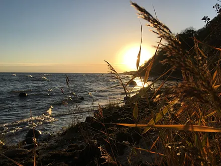 abwechslungsreiche Strandbereiche und romantische Sonnenuntergänge