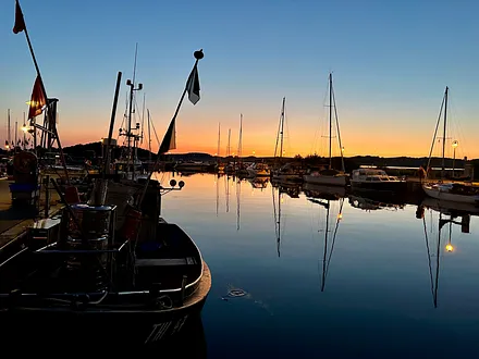Sonnenuntergang am Hafen