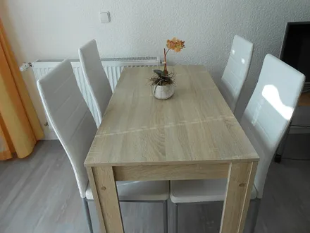 kombinierter Wohn-Schlafraum