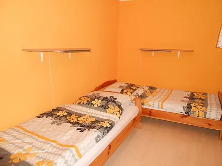 2. Schlafzimmer ( Kinderzimmer)