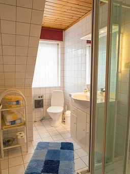 Bad mit WC und Dusche