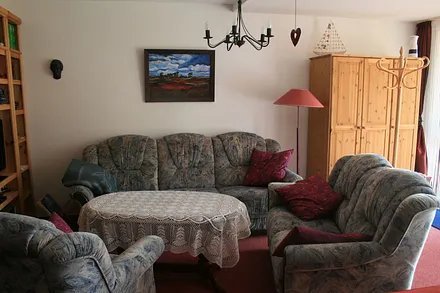 3-Sitzer (ausziehbar zum Schlafen), 2-Sitzer und Sessel zum Relaxen