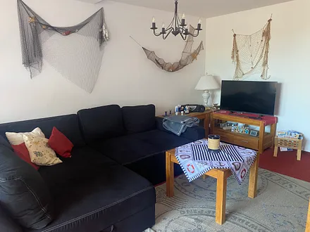 Gemütliche Sitzcouch, ausziehbar zum Schlafen für eine Größe von 2,00 x 2,00 m