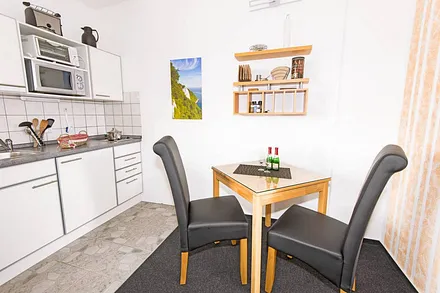 Fewo Schwalbennest: der Blick zur Küche.