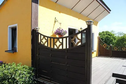 Bad mit Dusche und WC  - 2018 saniert