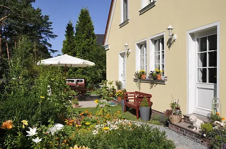 Terrasse an der Südseite am Haus