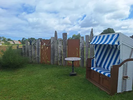 hinten auf der Wiese