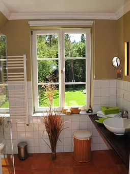 Bad mit Dusche App. Waldblick