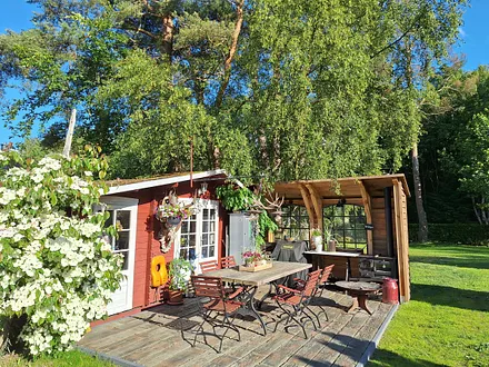 Terrasse Südseite (für alle nutzbar) am Schuppen