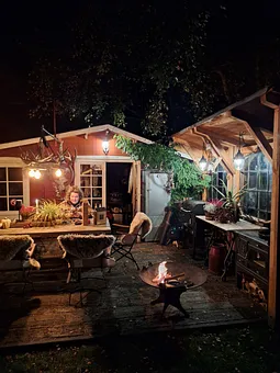 Terrasse (für alle nutzbar) am Schuppen