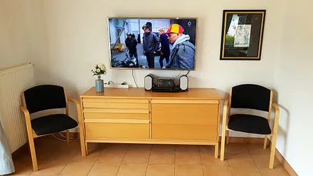 SAT-HD-TV, CD-Player, Stereo DAB-Radio